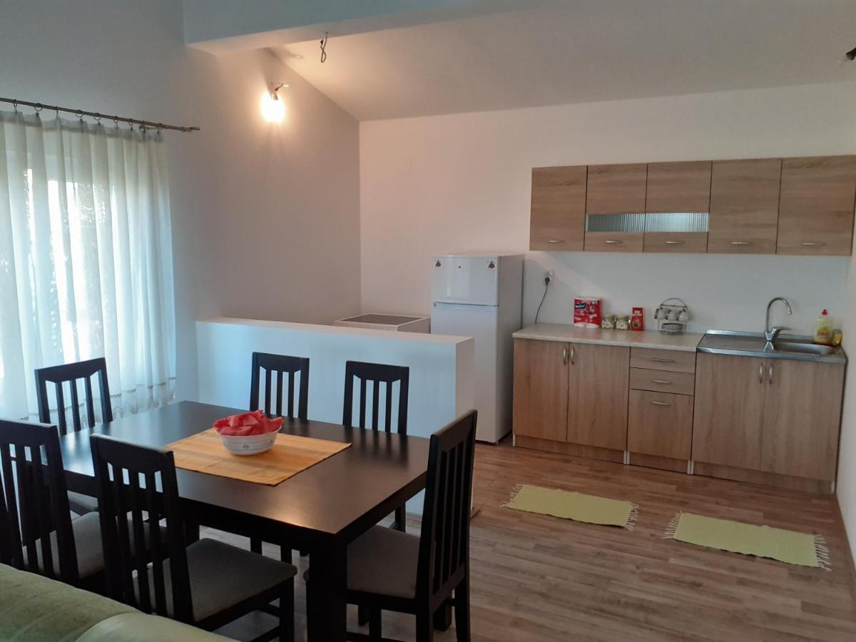 Apartment Vuk I Novak 乌尔齐尼 外观 照片