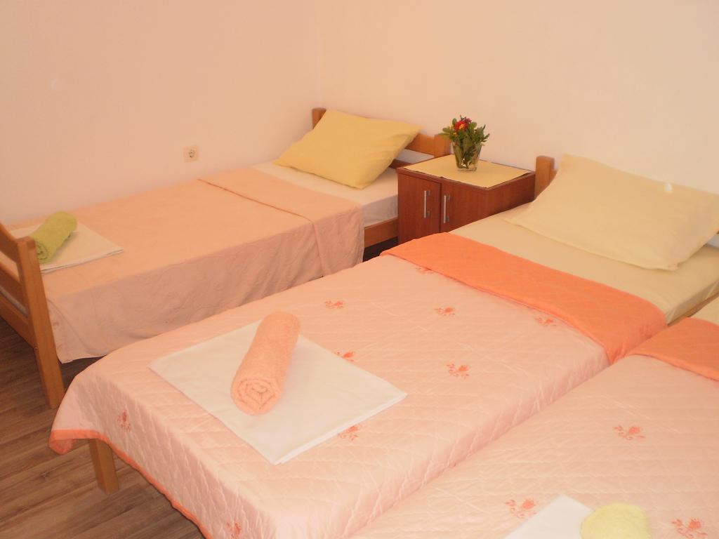 Apartment Vuk I Novak 乌尔齐尼 外观 照片