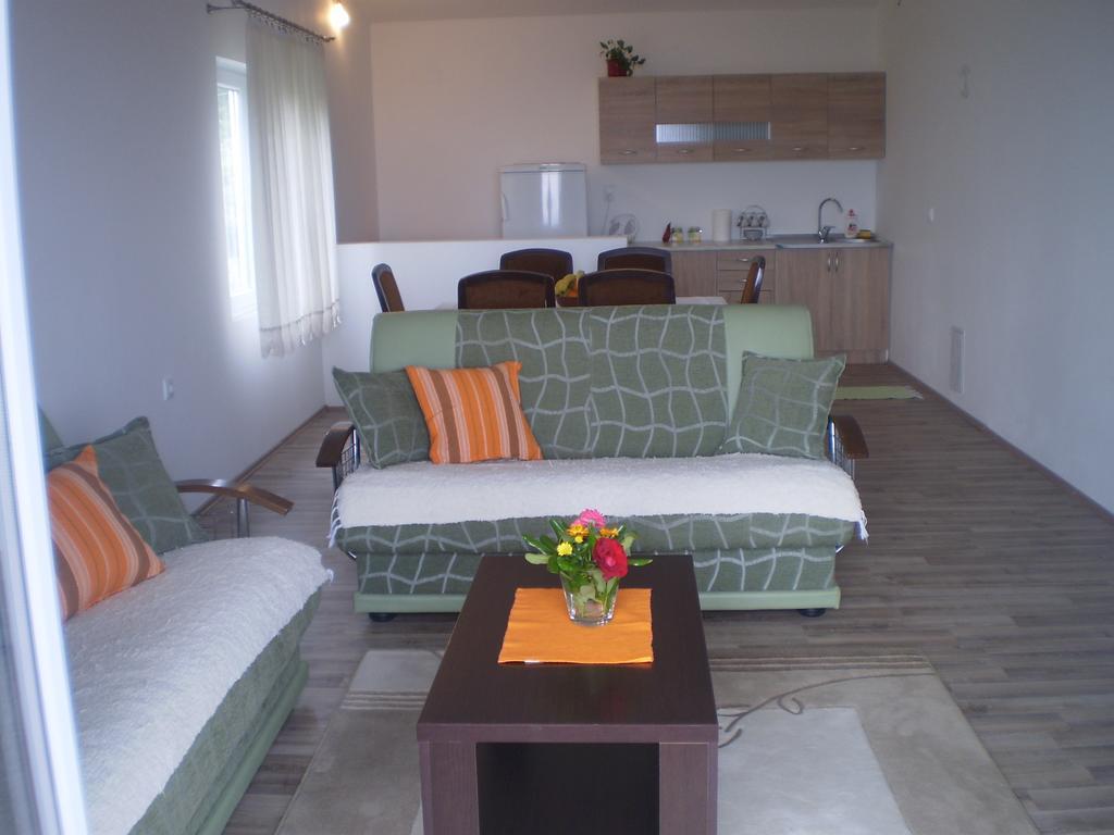 Apartment Vuk I Novak 乌尔齐尼 外观 照片